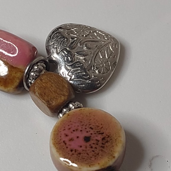 Very Awesome Pink And Silver Tone Beaded Stretch Watch - Picture 3 of 12